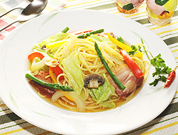 スパゲッティと野菜のスープ炒め